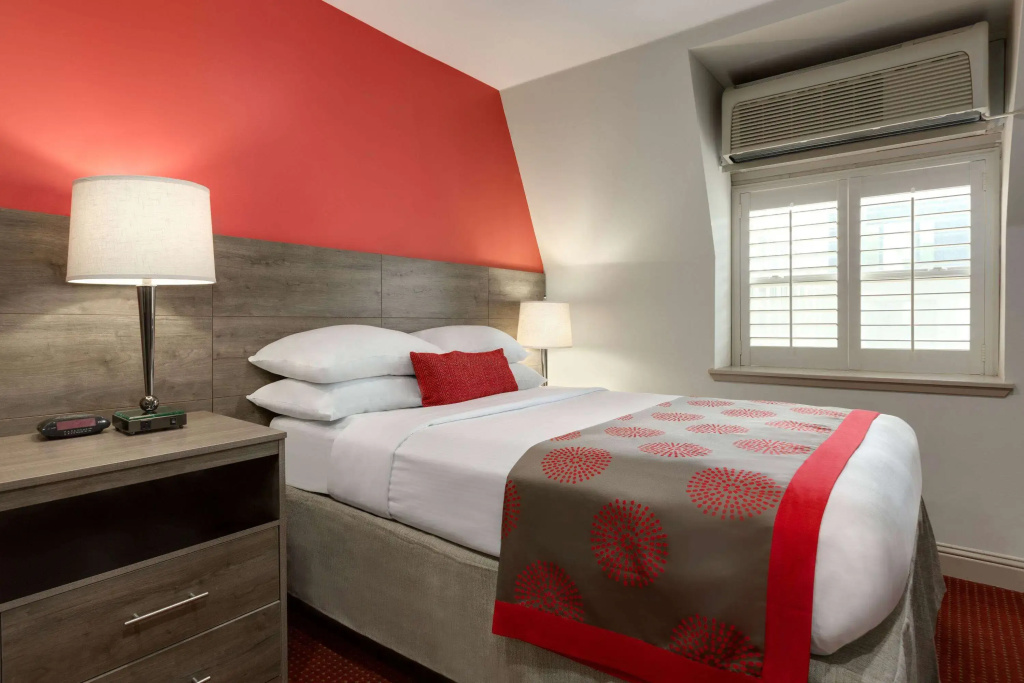 Ramada by Wyndham Oakland Downtown City Center — photo 6