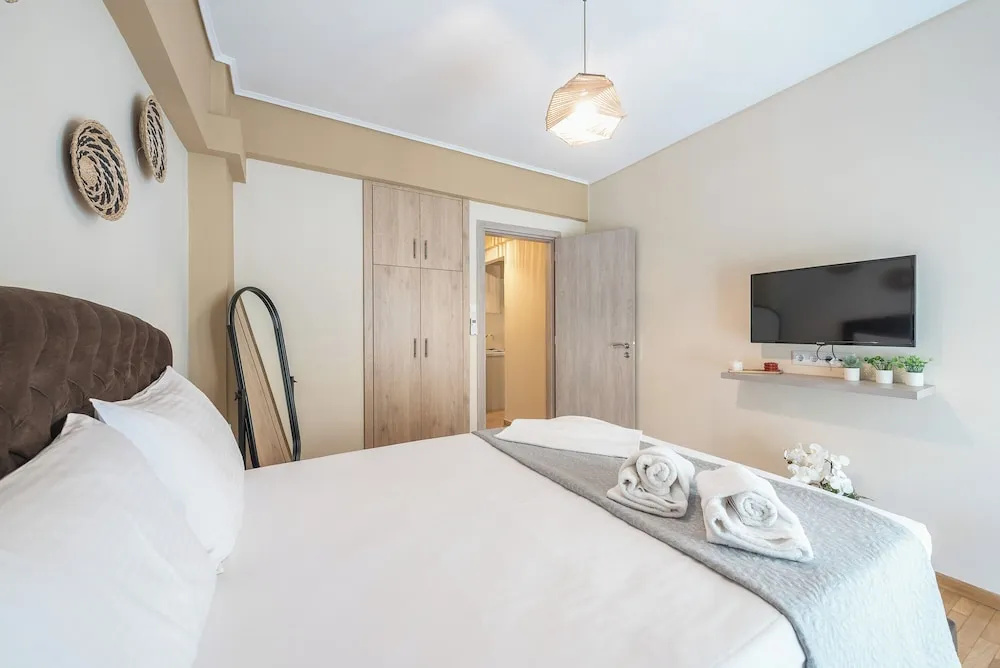 Stylish City Apartment by Cloudkeys, photo 4