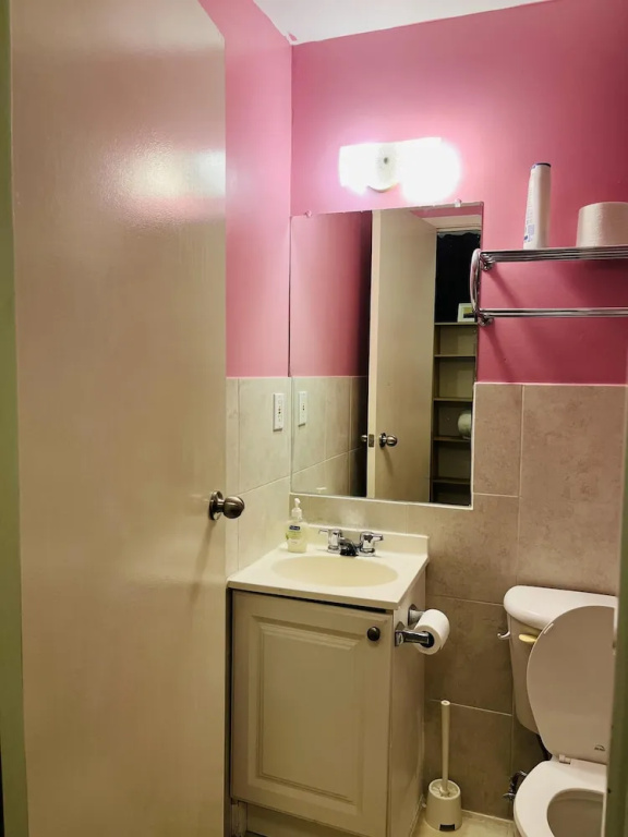 Moe's Suite Hotel — photo 8