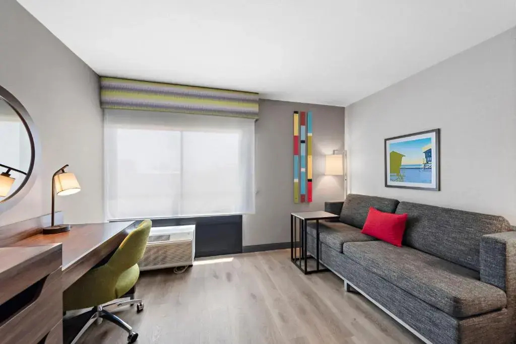 Hampton Inn by Hilton Los Angeles Airport LAX, photo 2