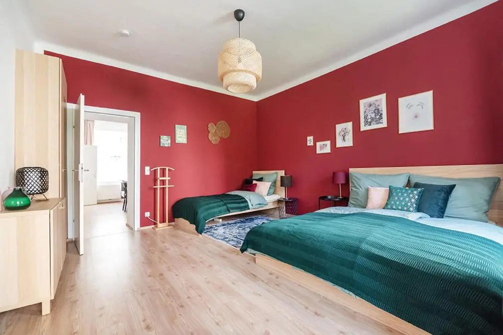 Colorful Apartment Facing Green Courtyard, photo 5