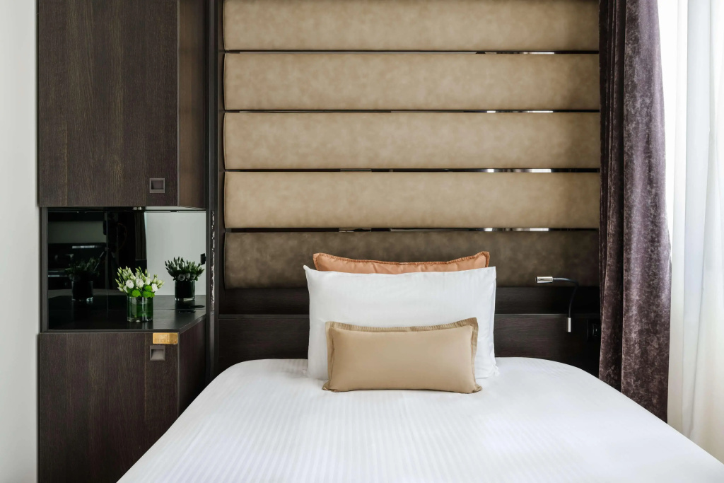 The Square Hotel — photo 8