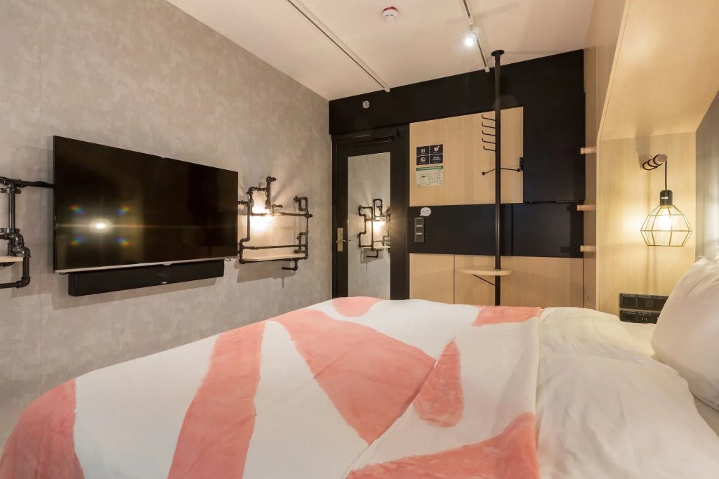 Hotel With Urban Deli — photo 5