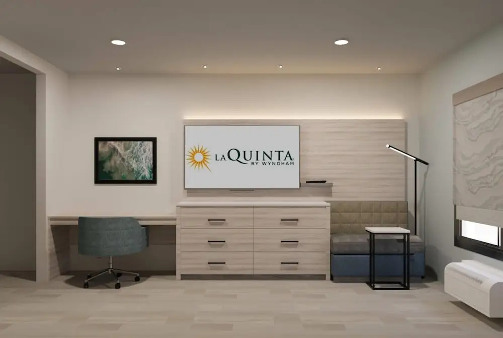 La Quinta Inn and Suites by Wyndham Torrance Redondo Beach, photo 2