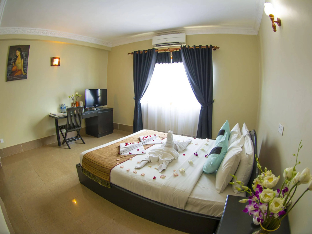 Central Night Hotel — photo 3