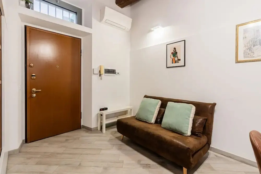 Moderno Loft nel Cortile di un Casale Storico — photo 6