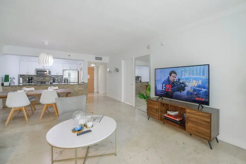 Centric 40thFloor Brickell Condo FREE parking by Palermo Home Miami, photo 5