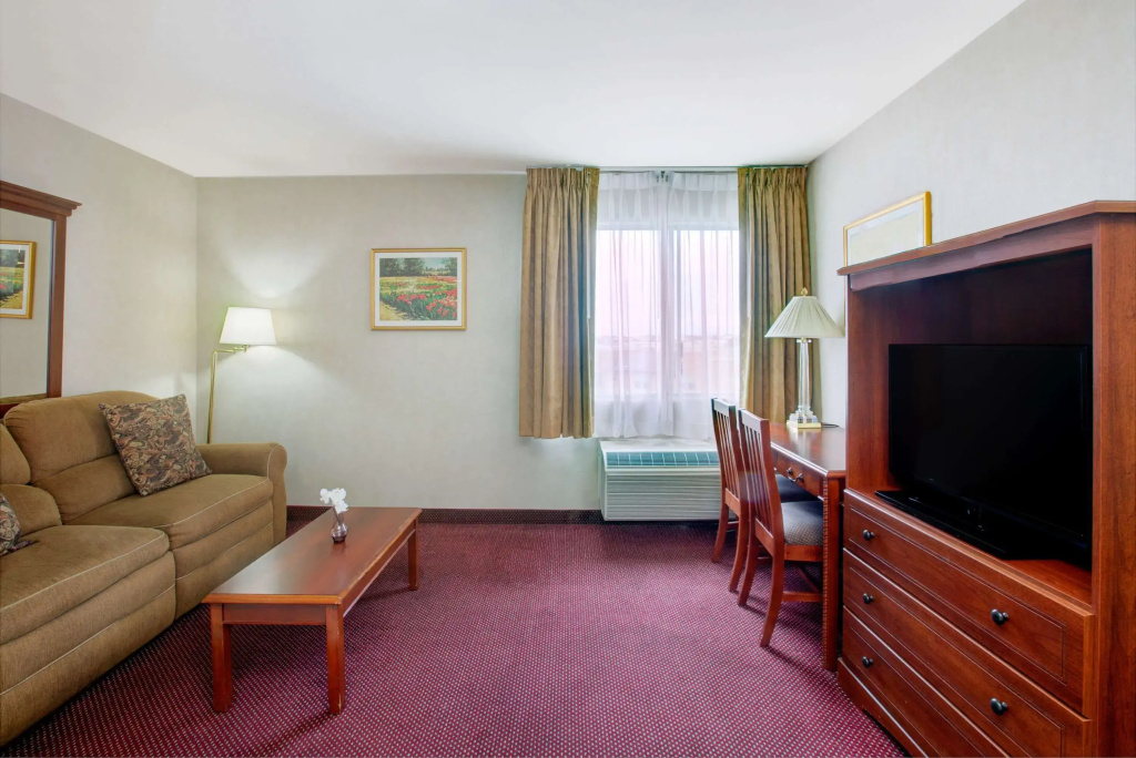 Ramada by Wyndham Hawthorne LAX / LA Stadium, photo 3