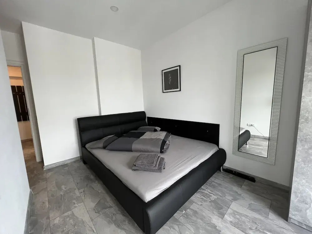 Cozy 2-Room Penthouse Lakeview W14, photo 3