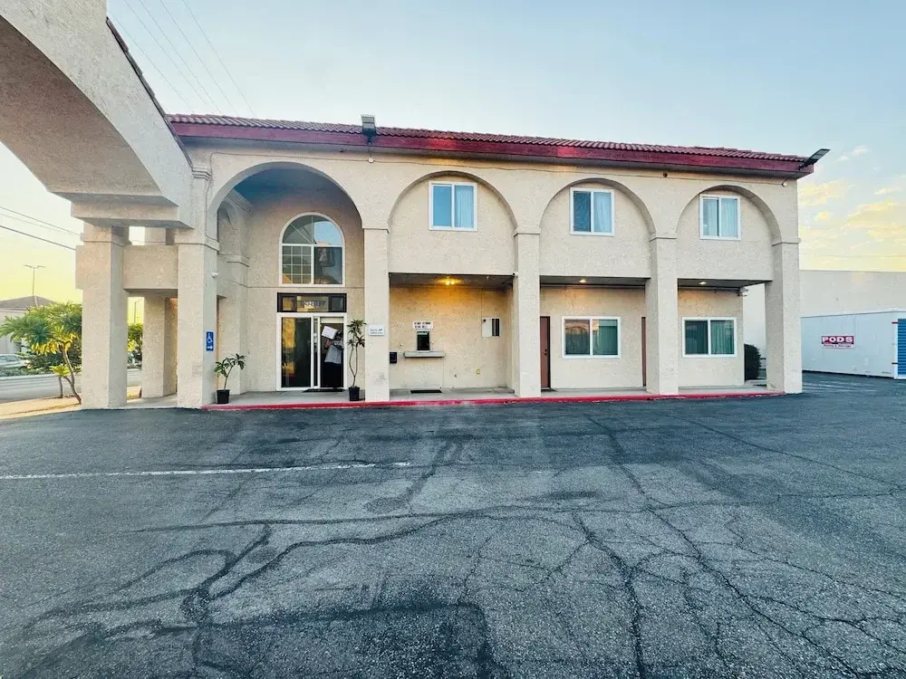 Casa Blanca Hotel - Azusa, Los Angeles — photo 4