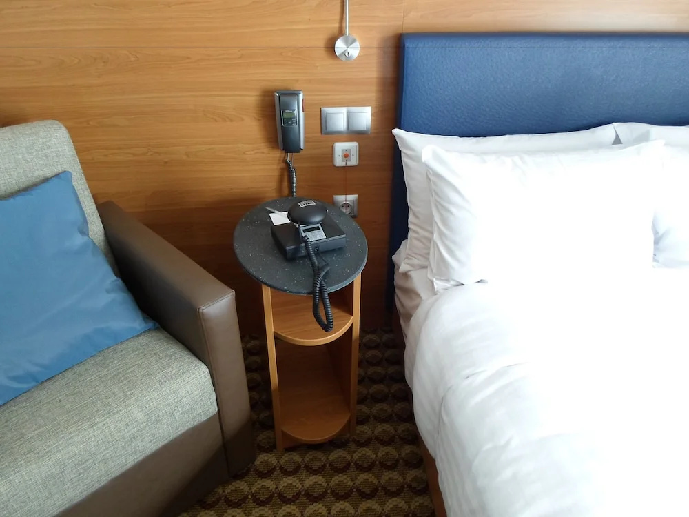 Hampton by Hilton Warsaw Airport — photo 8