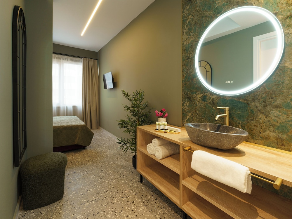 Ernest Suites Psiri — photo 7