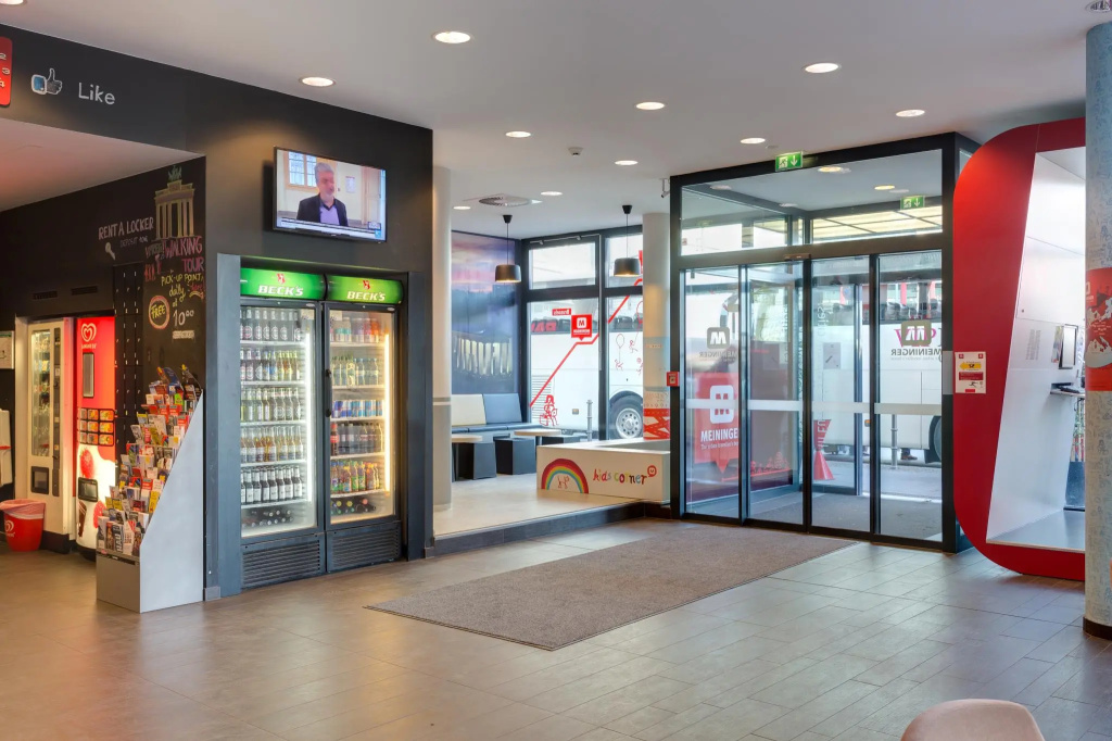 MEININGER Hotel Berlin Hauptbahnhof — photo 2