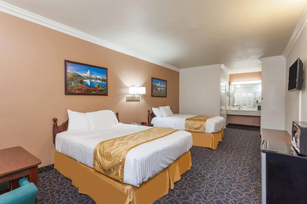 Days Inn & Suites by Wyndham South Gate, photo 2