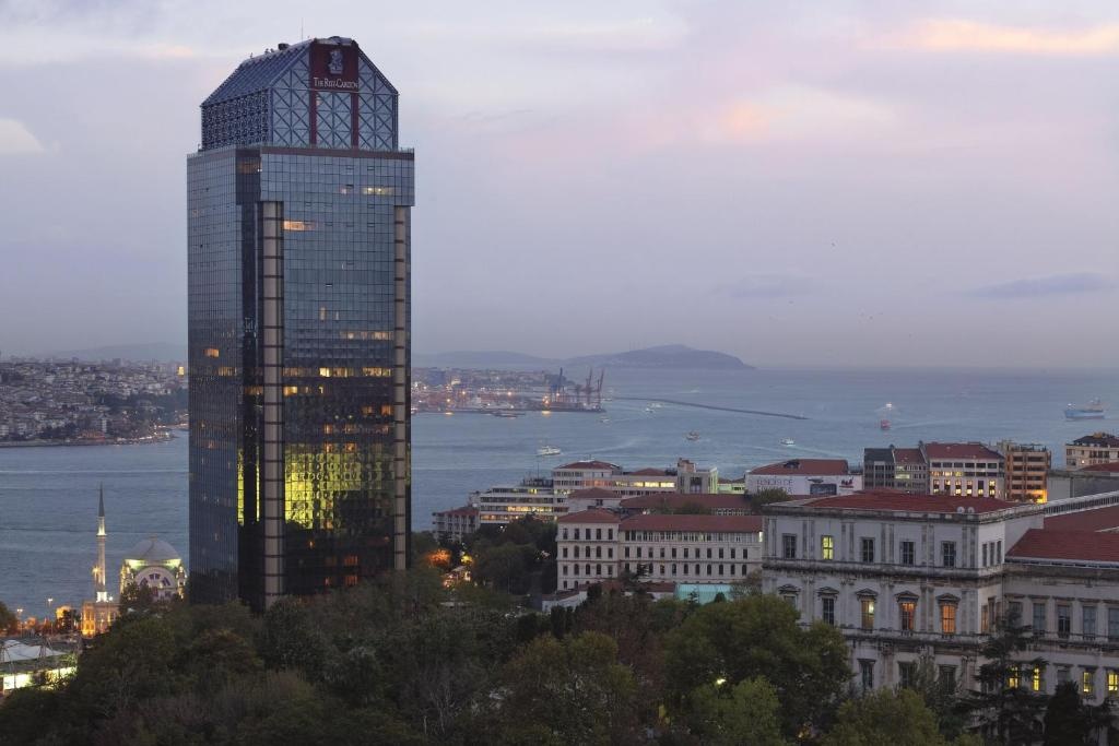 Hotel The Ritz-Carlton, Istanbul.