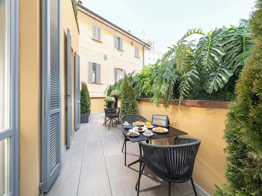Hotel The Plein Hotel - Small Luxury Hotels of the World, photo 3