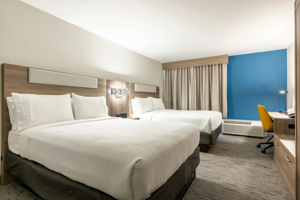 Holiday Inn Express Van Nuys by IHG, photo 2