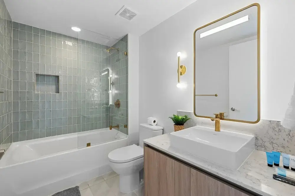 Luxury Downtown Condos with City Views — photo 7