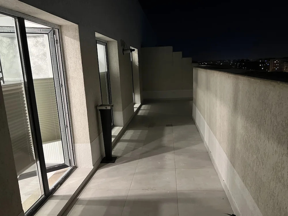 Amazing 2-Room Penthouse Cityview W13 — photo 7