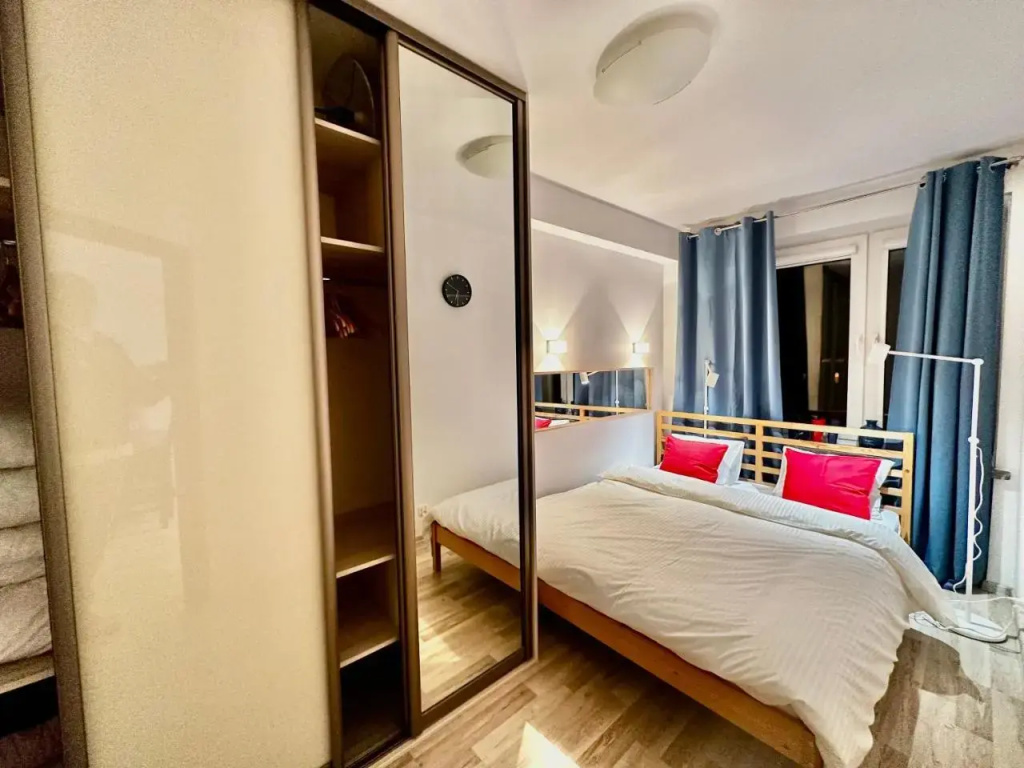 DECOR 2 metro fast WiFI 55’TV Netflix HBO cozy — photo 3