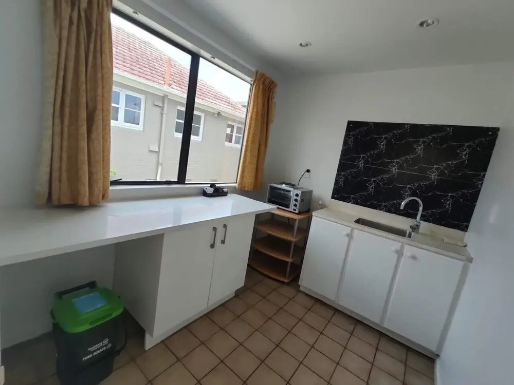 4 double and 2 Sofa Beds in 2 Bedroom — photo 6