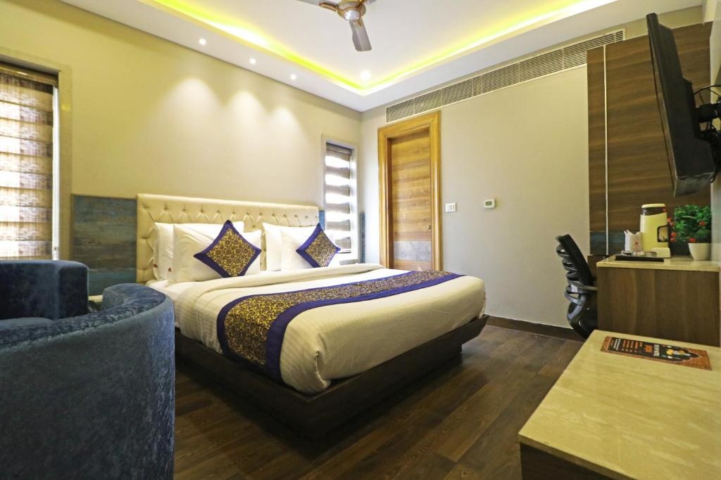The IVY Grand Hotel in City Centre Delhi, photo 3