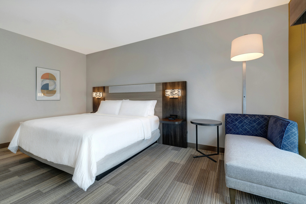 Holiday Inn Express & Suites Glendale Downtown by IHG, photo 5