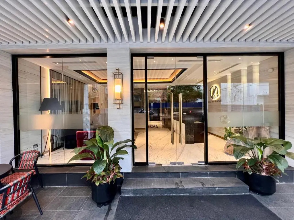 Zest Metropole Hotel, photo 2