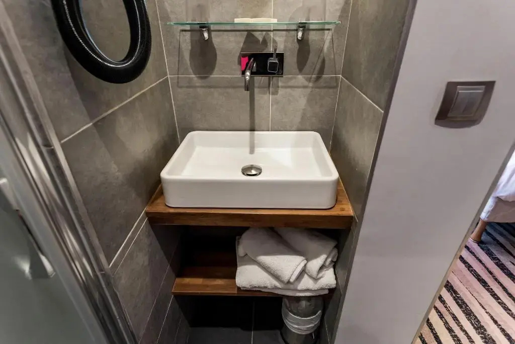 Hotel Lumières Montmartre Paris — photo 8