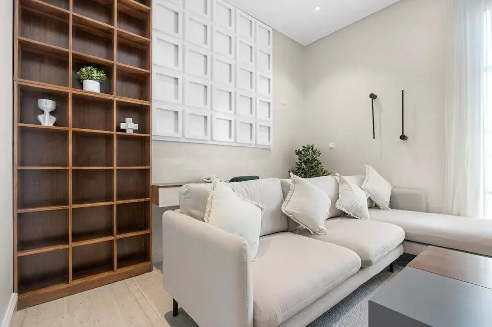 Central Stay With Parking & Stylish Design, photo 3