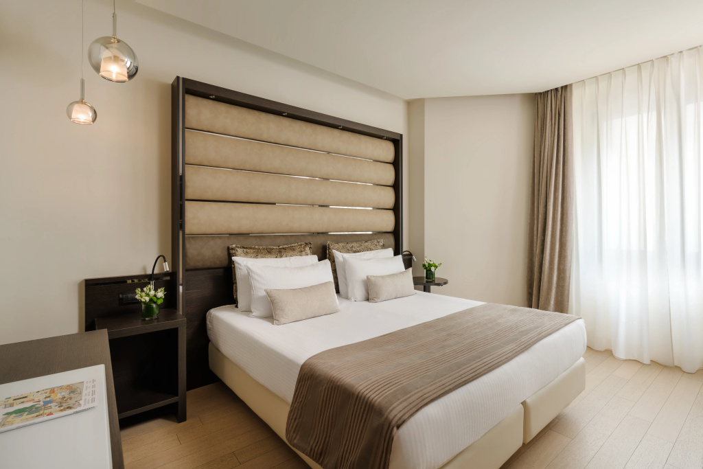 The Square Hotel — photo 3