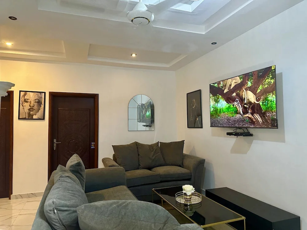 Star Light Apt #3 - The Retreat Apartments — photo 2