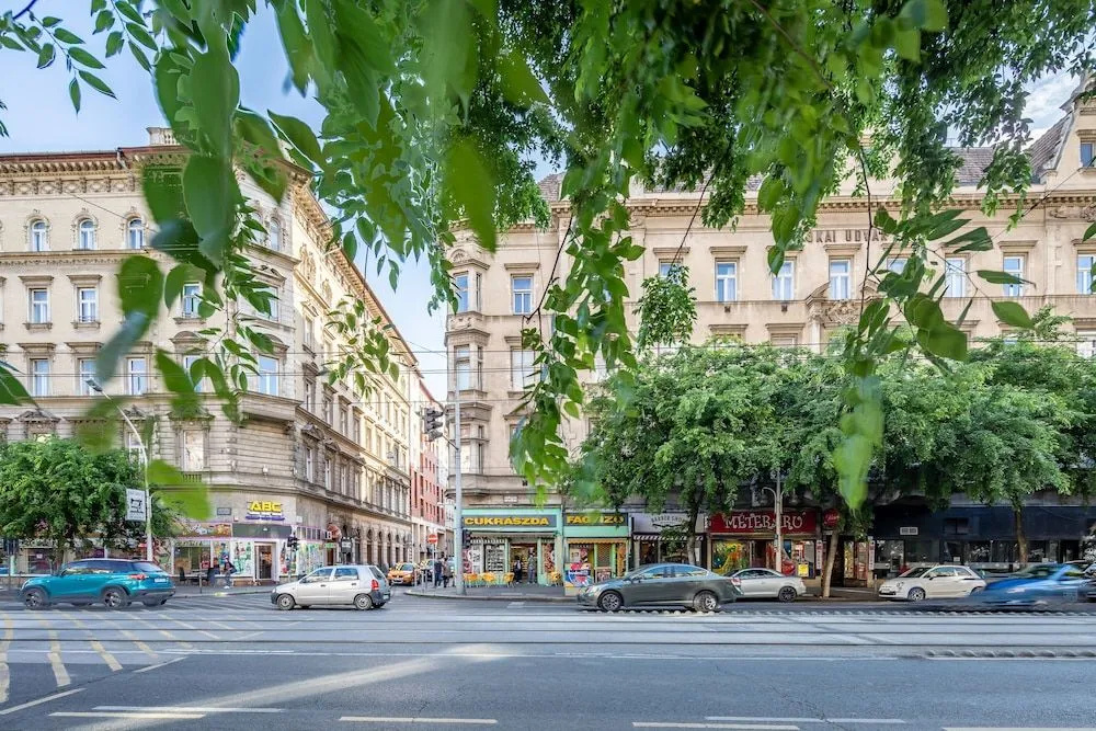 Central Luxury Apartment