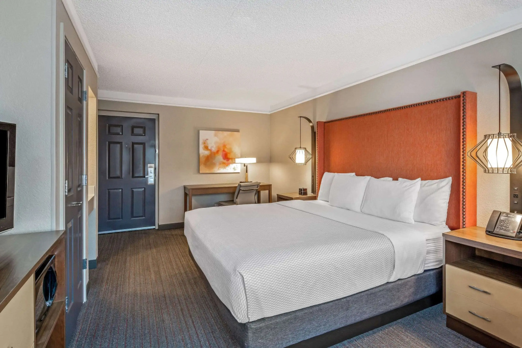 La Quinta Inn & Suites by Wyndham San Francisco Airport N — photo 6