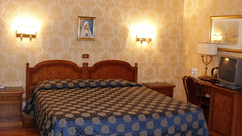 Отель Pace Helvezia, photo 4