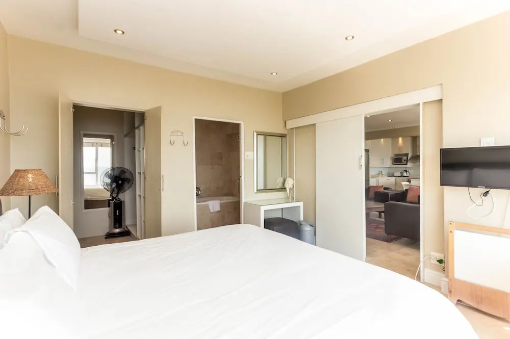 Third Floor sea Facing 2 Bedroom Apartment With Balcony, photo 5