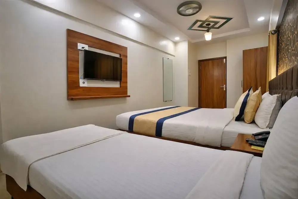 Glitz Saineel Executive Near Juhu Beach, photo 3