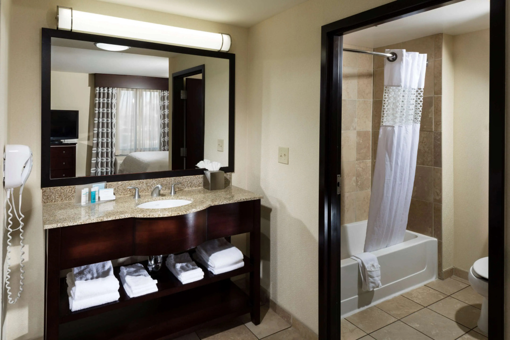 Hampton Inn & Suites Las Vegas South — photo 8