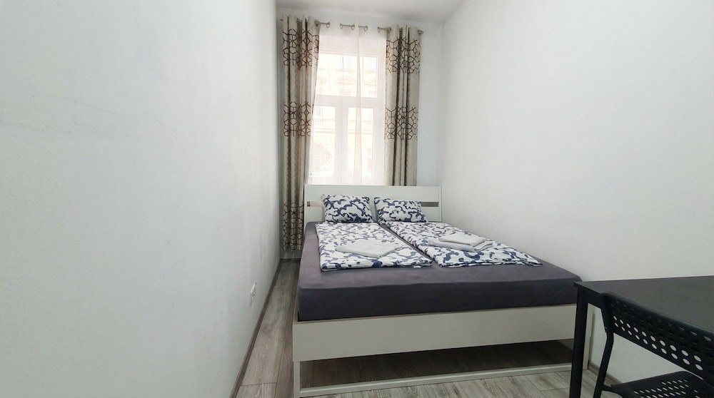 15 Min to Vienna Center - Affordable & Simple 5BR Apt with WIFI, photo 2