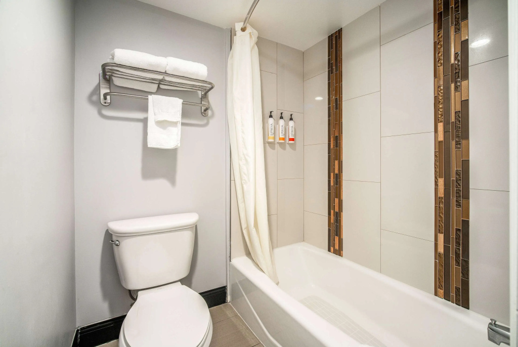 Travelodge Inn & Suites by Wyndham Bell Los Angeles Area — photo 8