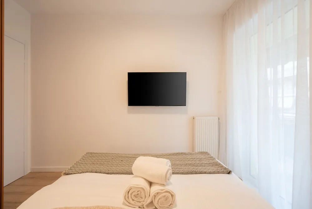 Chic and Lavish Apartment in Athens — photo 2