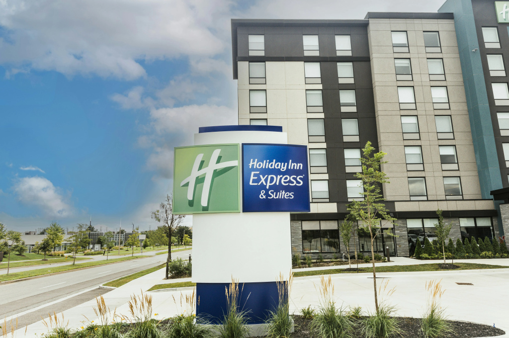 Holiday Inn Express & Suites Toronto Airport South by IHG