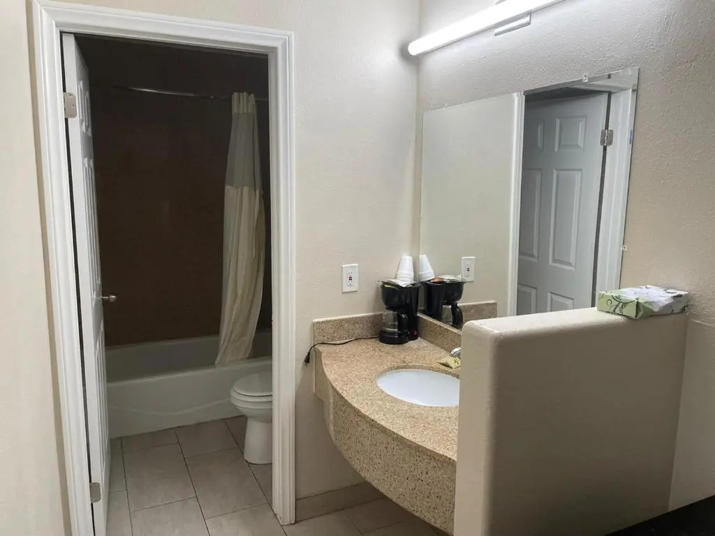 Colony Inn — photo 8