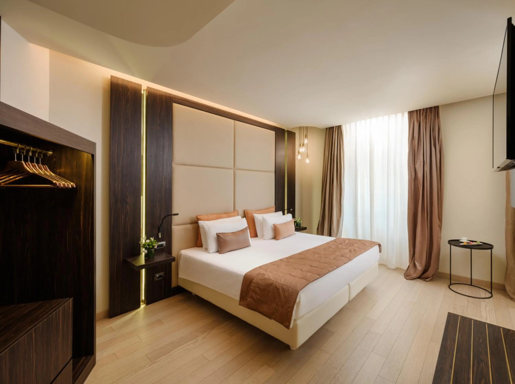 The Square Hotel — photo 6