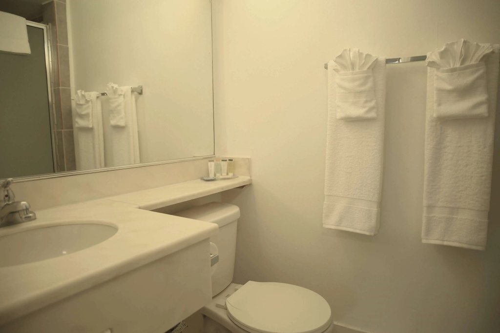 Travelodge by Wyndham Burbank-Glendale — photo 7