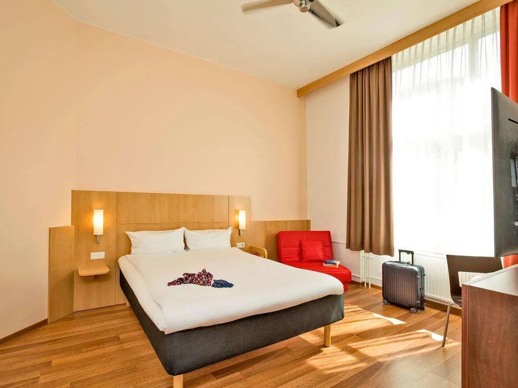 Ibis Budget Berlin Airport — photo 4