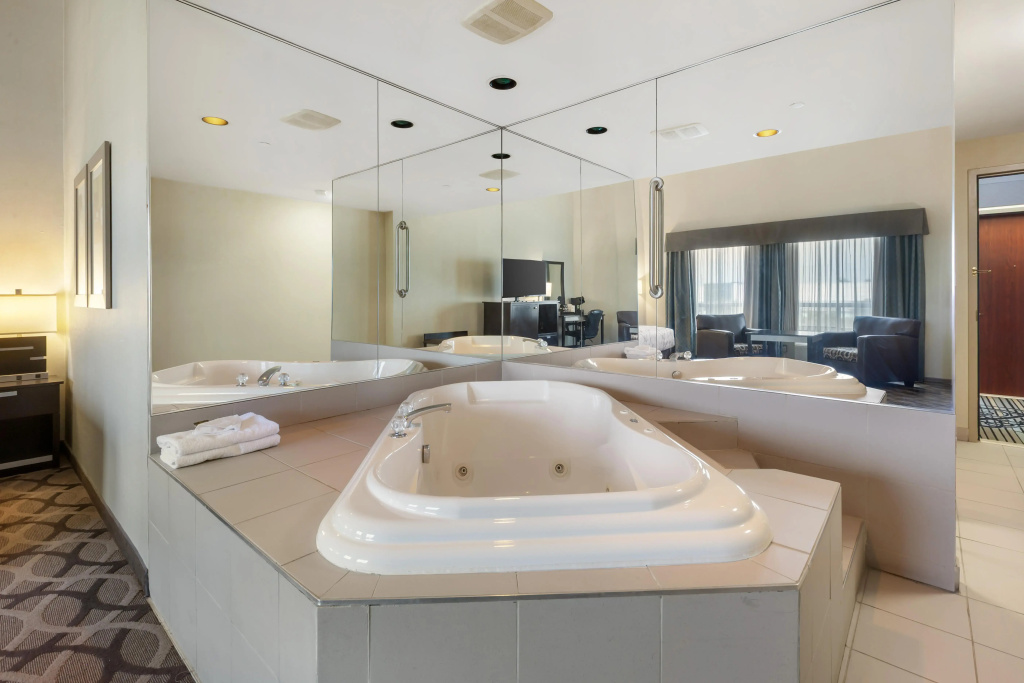 Best Western Plus Travel Hotel Toronto Airport — photo 8