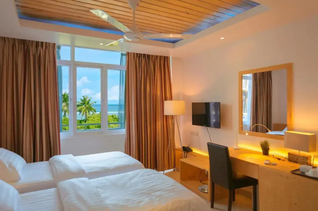 Отель Pine Lodge Maldives — photo 6