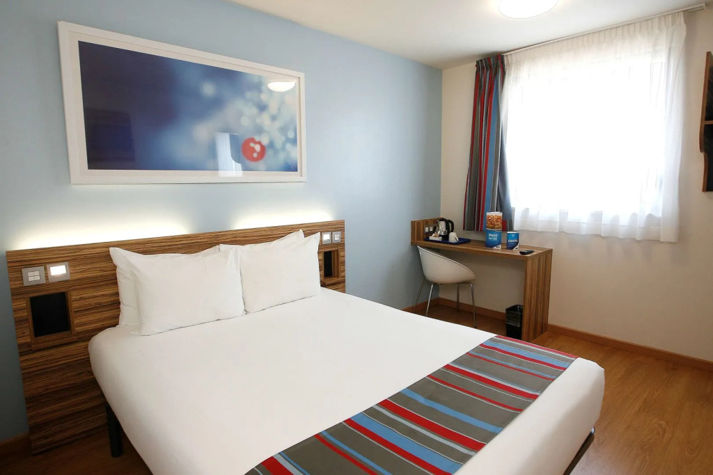 Travelodge Barcelona Poblenou — photo 3