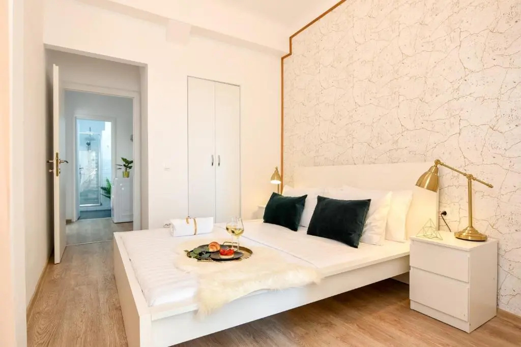 GOLDEN TOUCHES - Elegant - Armeneasca Central Apt, photo 5